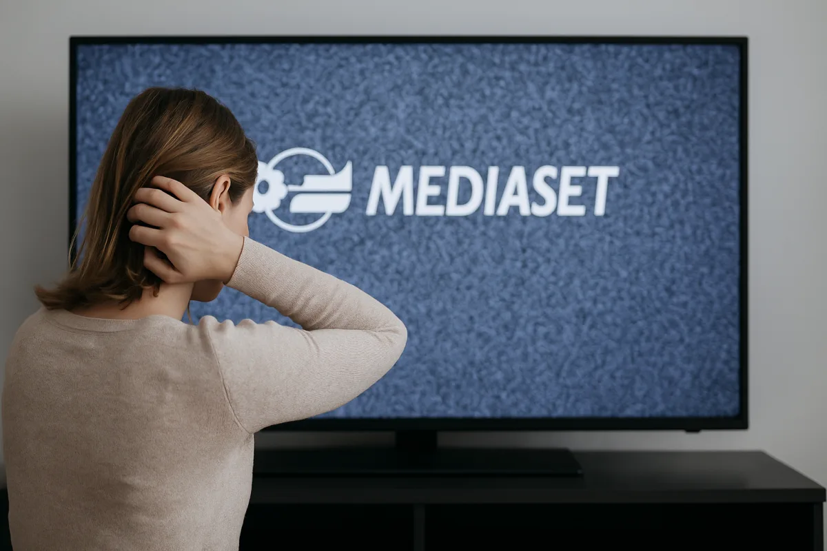Palinsesti Mediaset: perché alcune serie vengono spostate all’improvviso